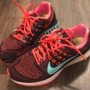 Nike Structure Shoes